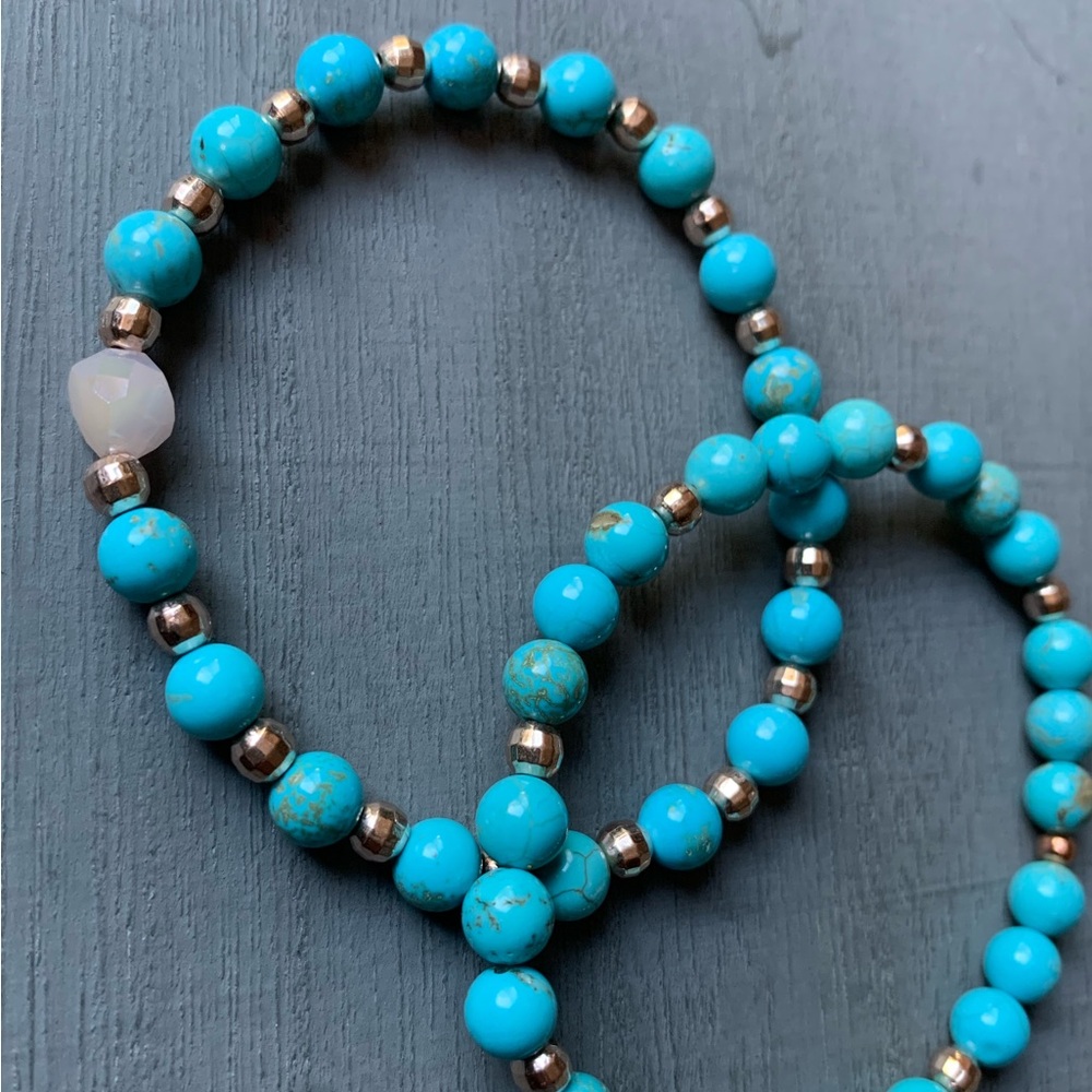 {Handmade} Beaded Bracelet Set with Iridescent Statement Bead - Picture 3 of 6